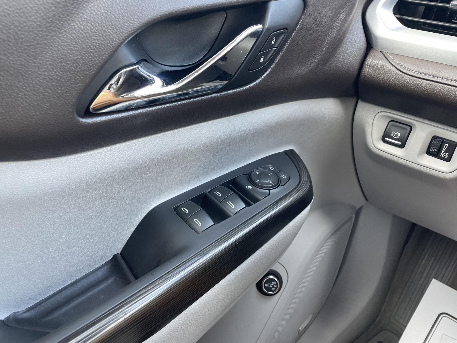 Vehicle photo 31