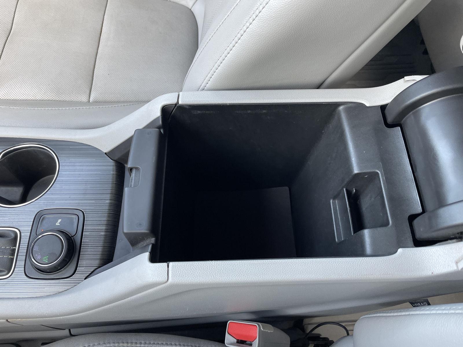 Vehicle photo 33