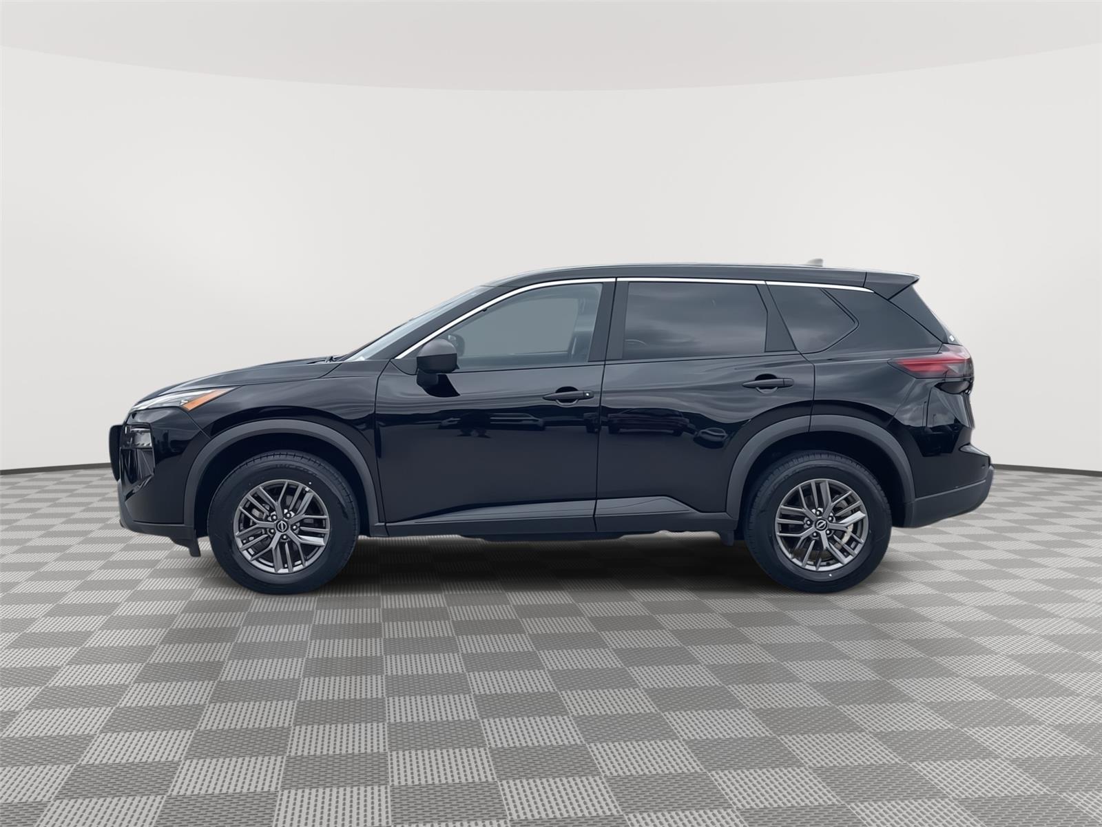 Vehicle photo 2