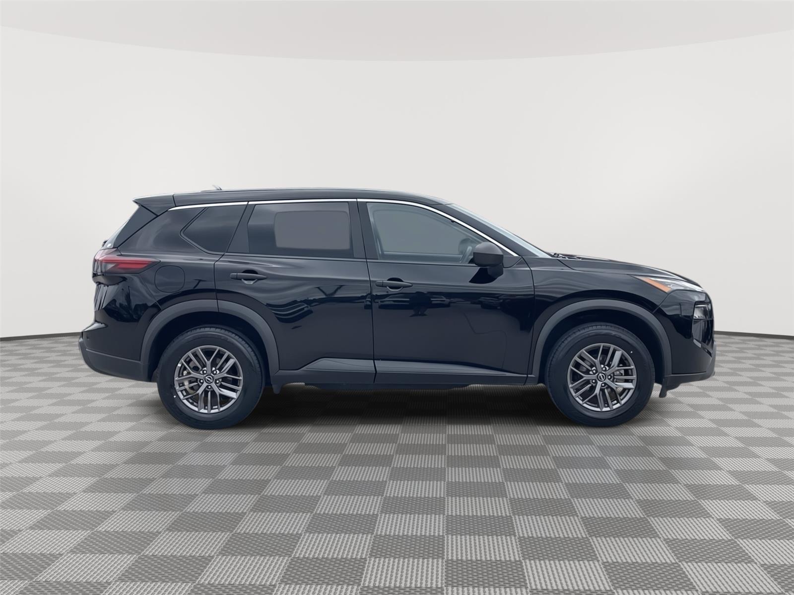 Vehicle photo 6