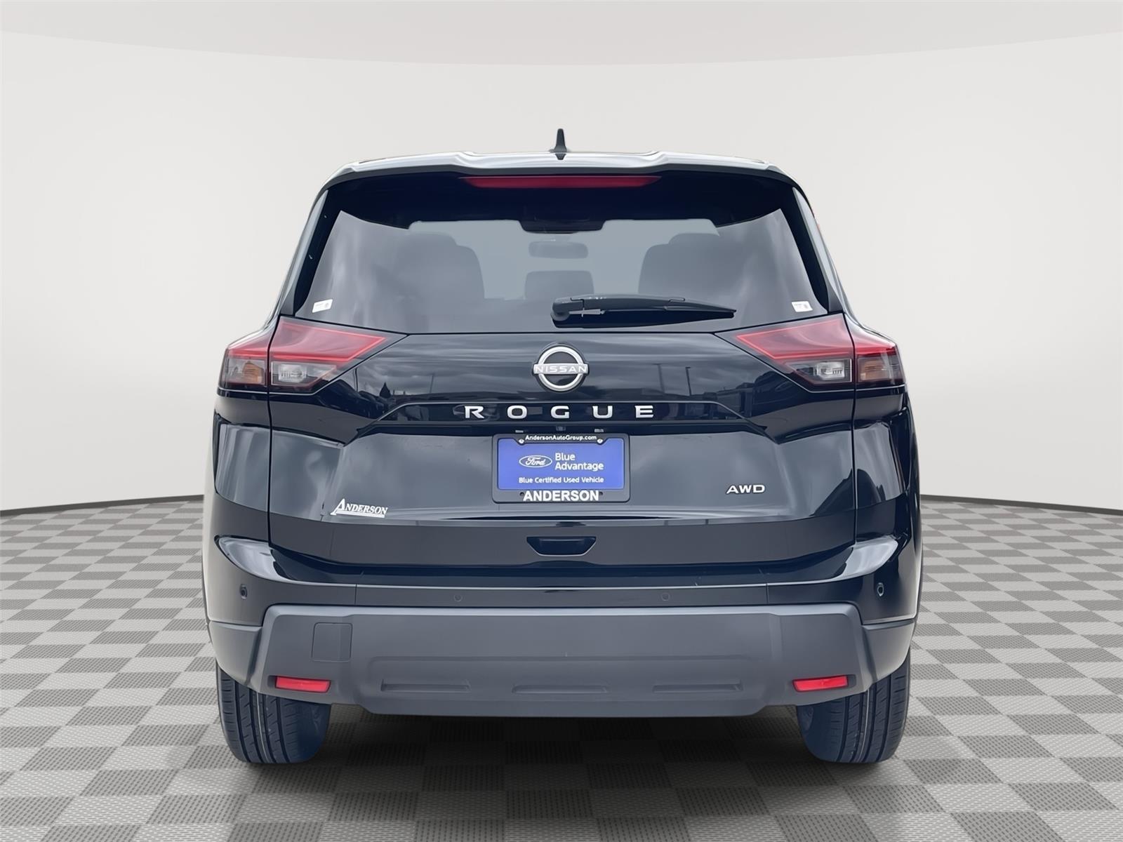 Vehicle photo 8