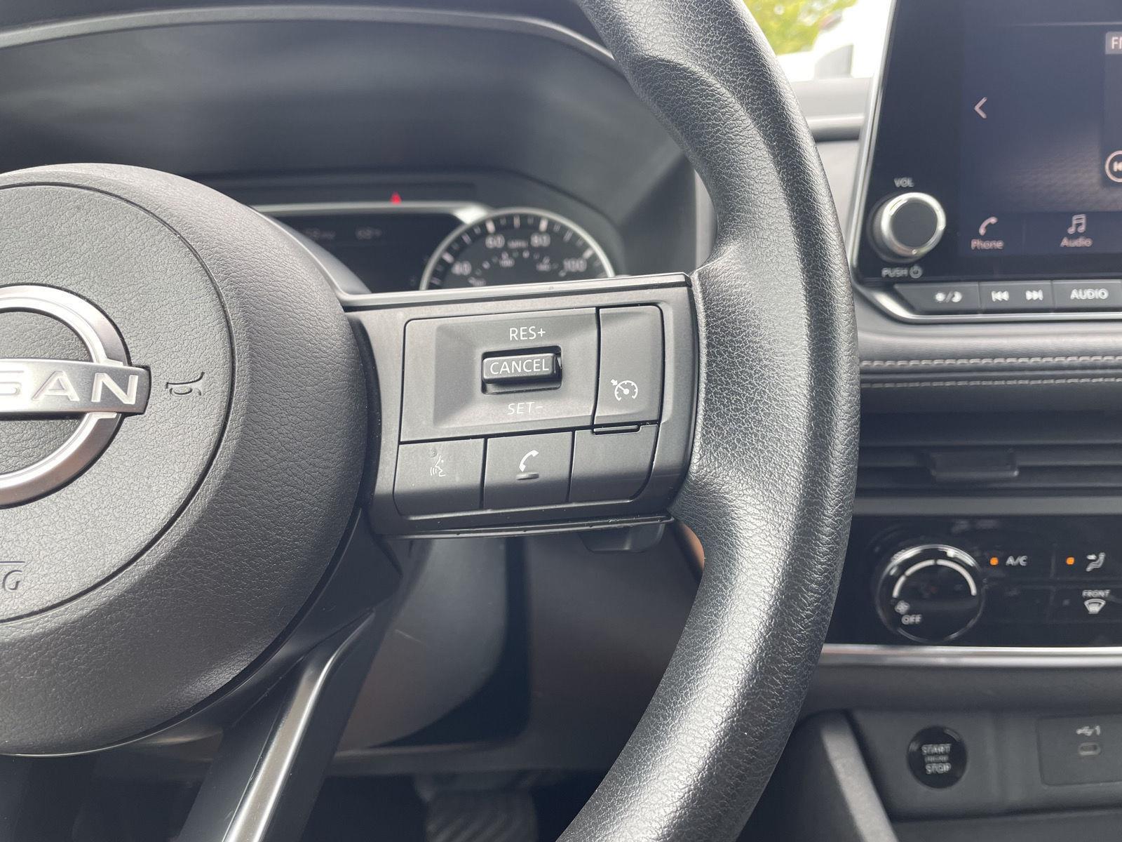 Vehicle photo 14