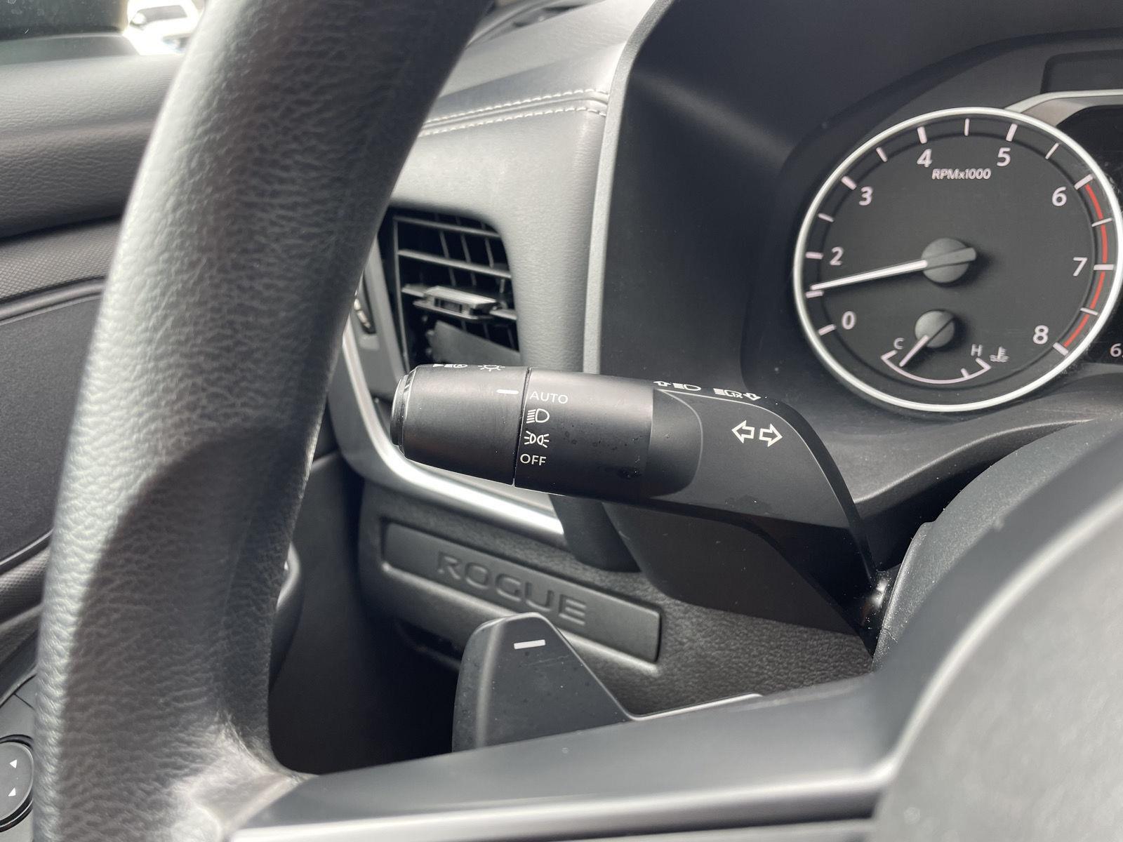 Vehicle photo 16