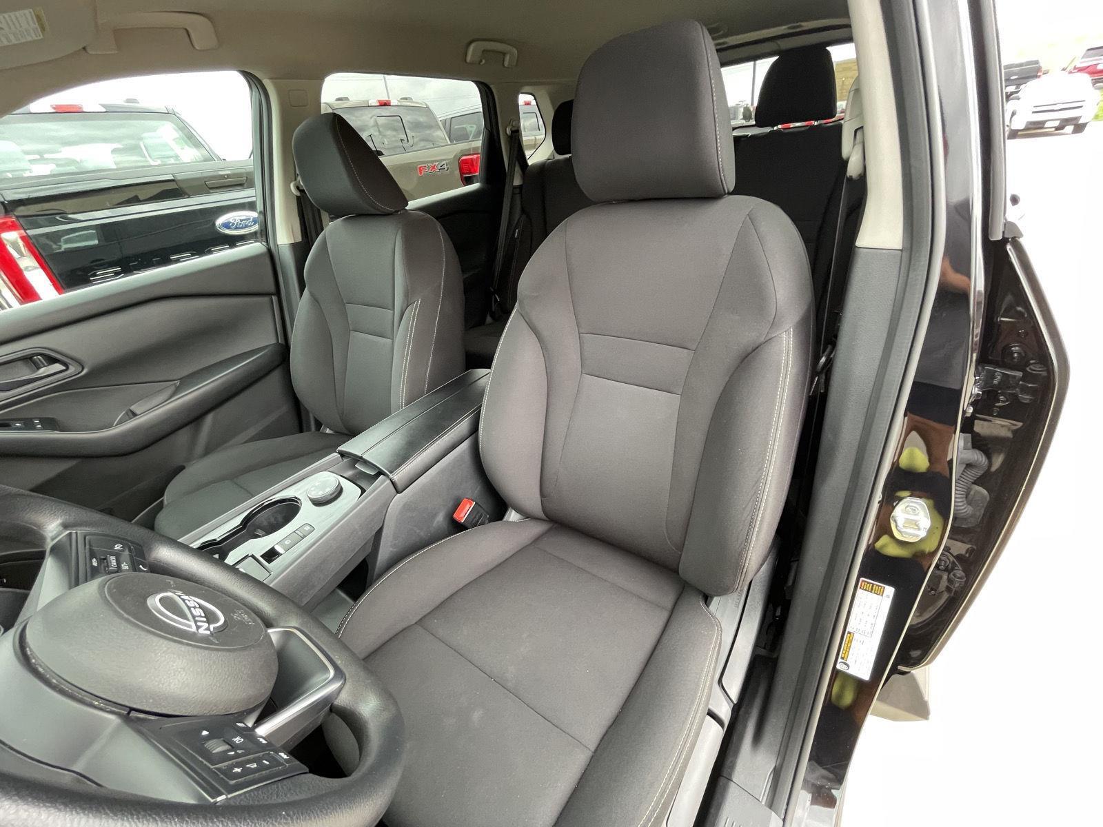 Vehicle photo 18