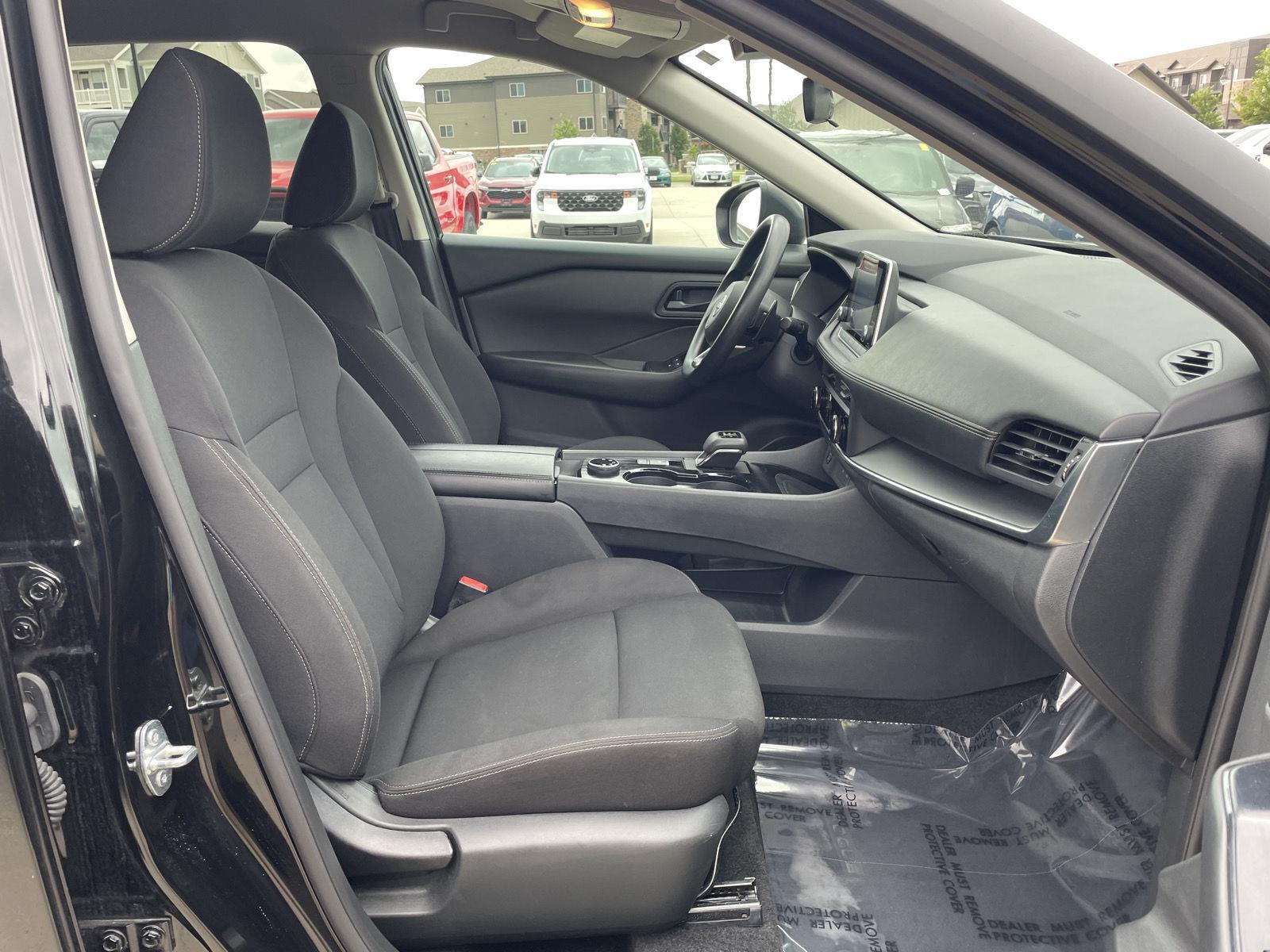 Vehicle photo 19