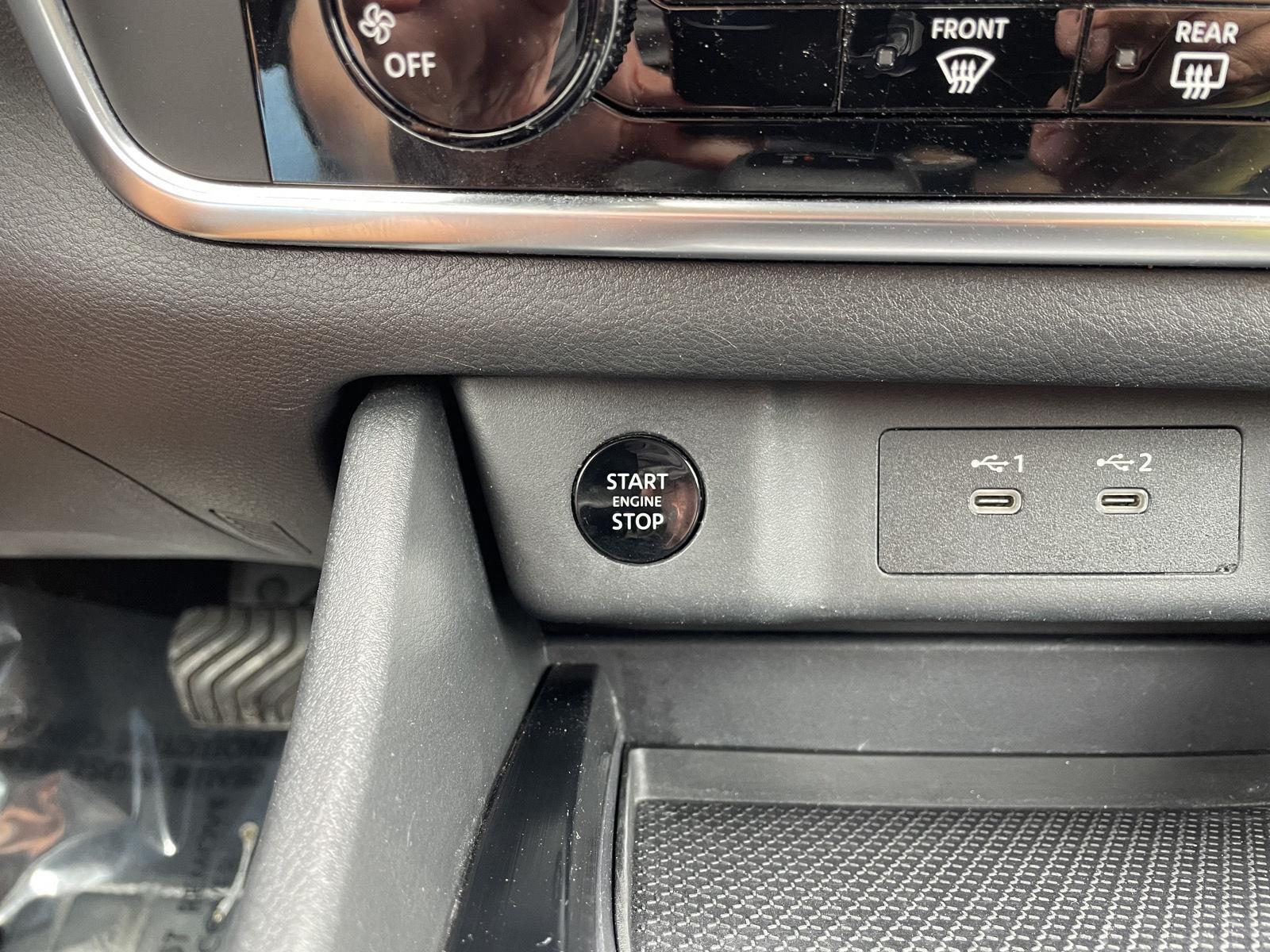 Vehicle photo 24