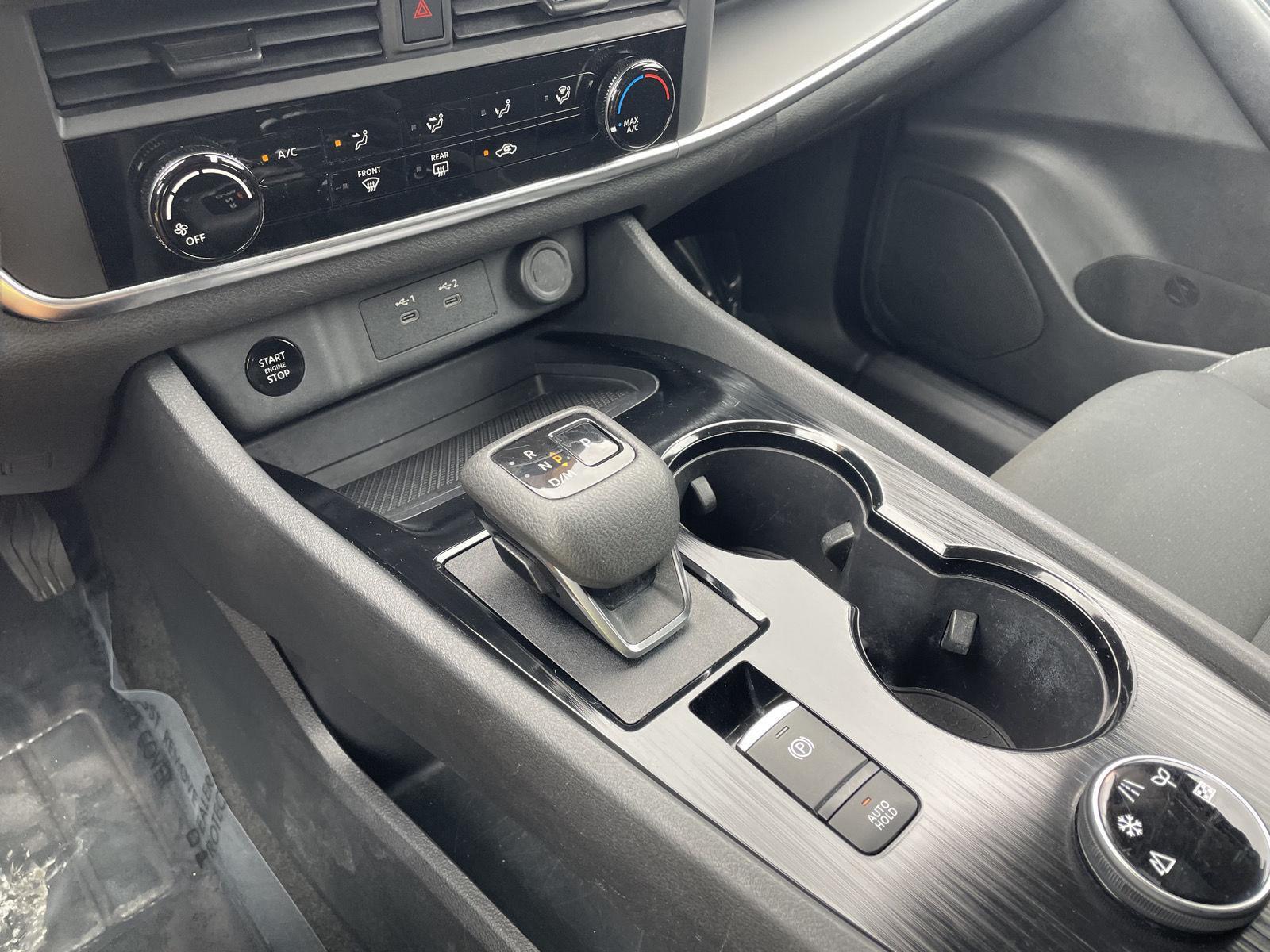 Vehicle photo 29