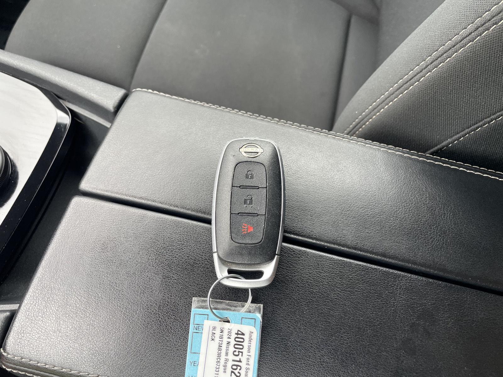 Vehicle photo 36