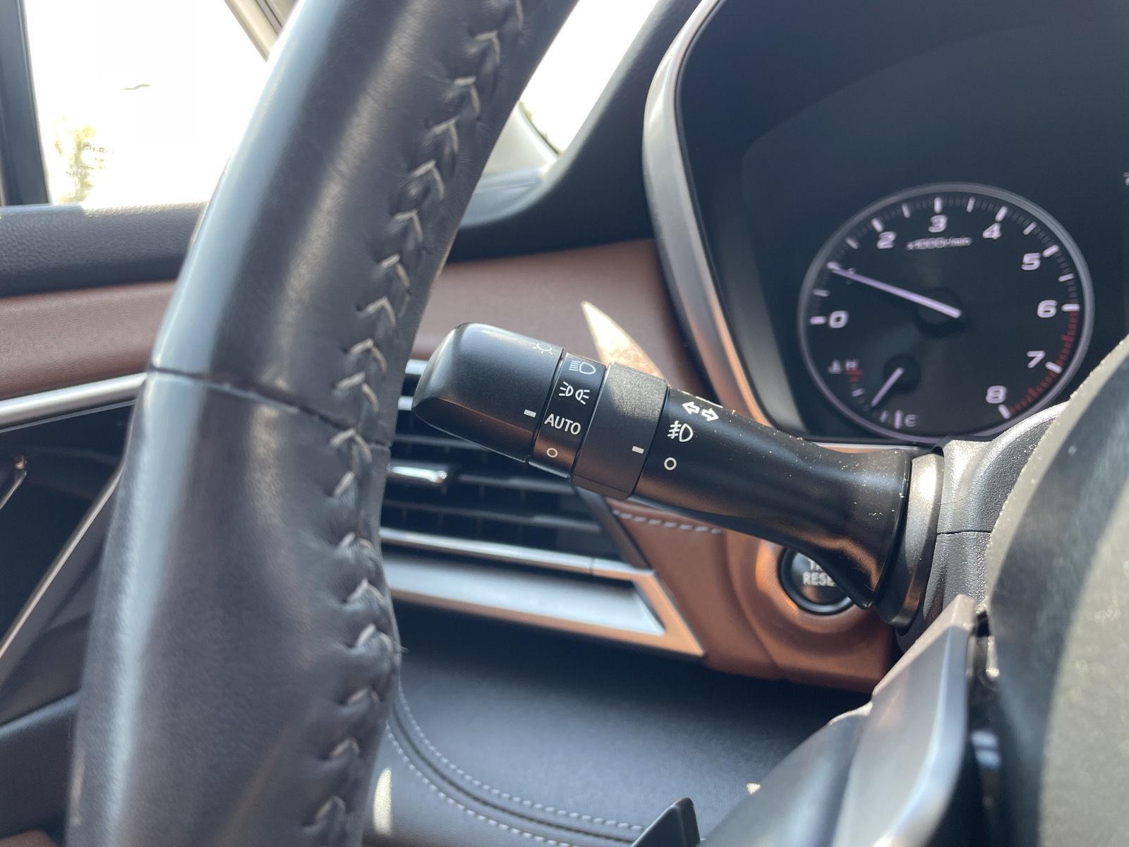 Vehicle photo 16