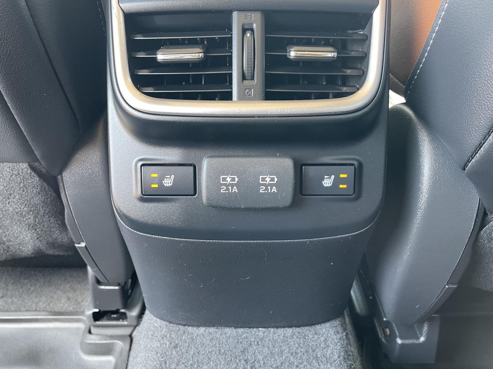 Vehicle photo 21