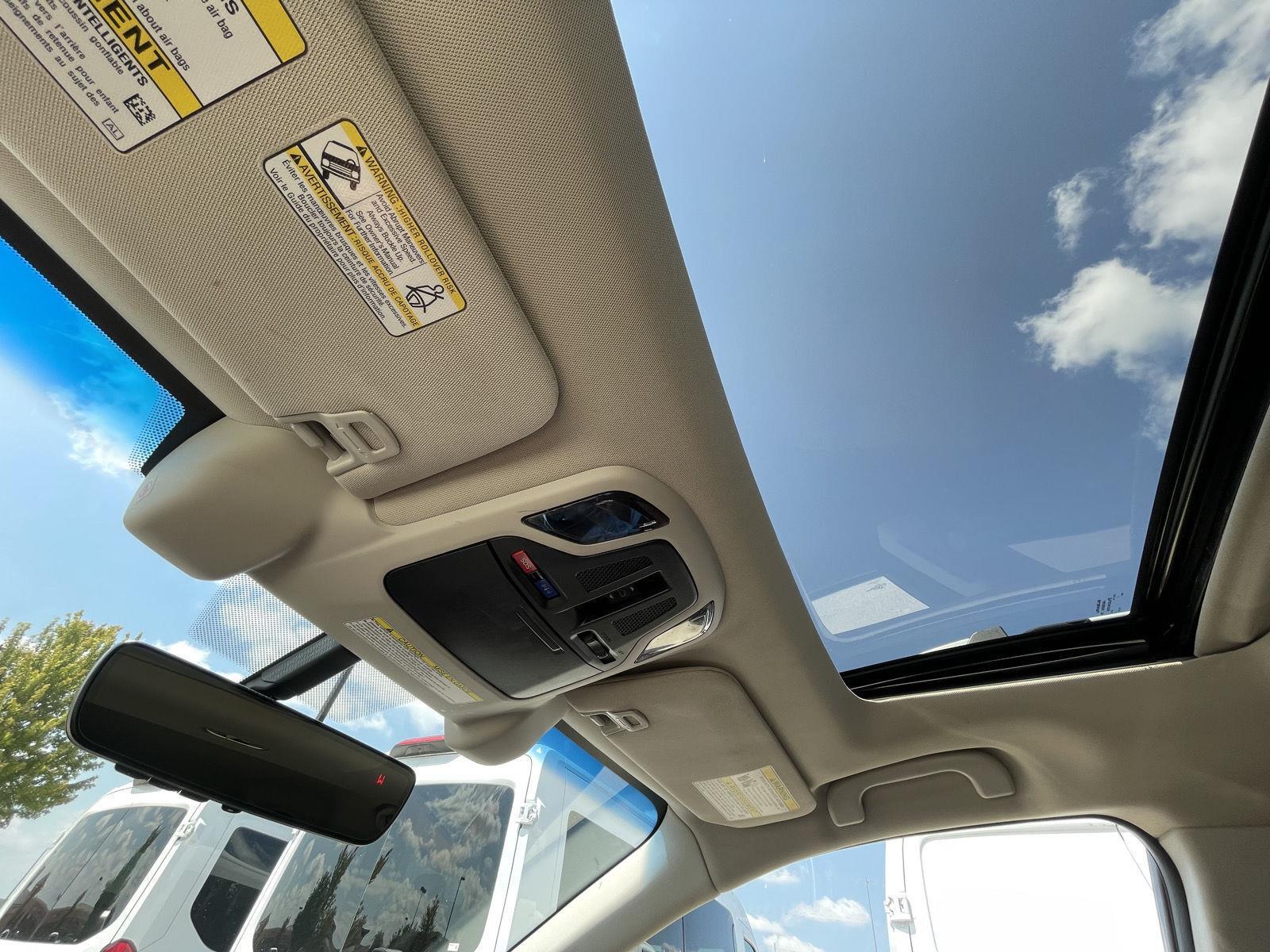 Vehicle photo 22