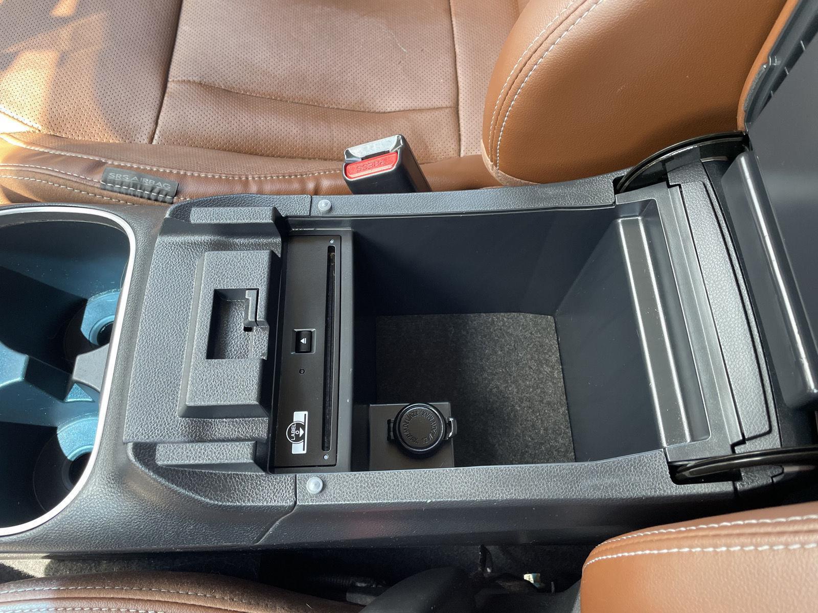 Vehicle photo 33