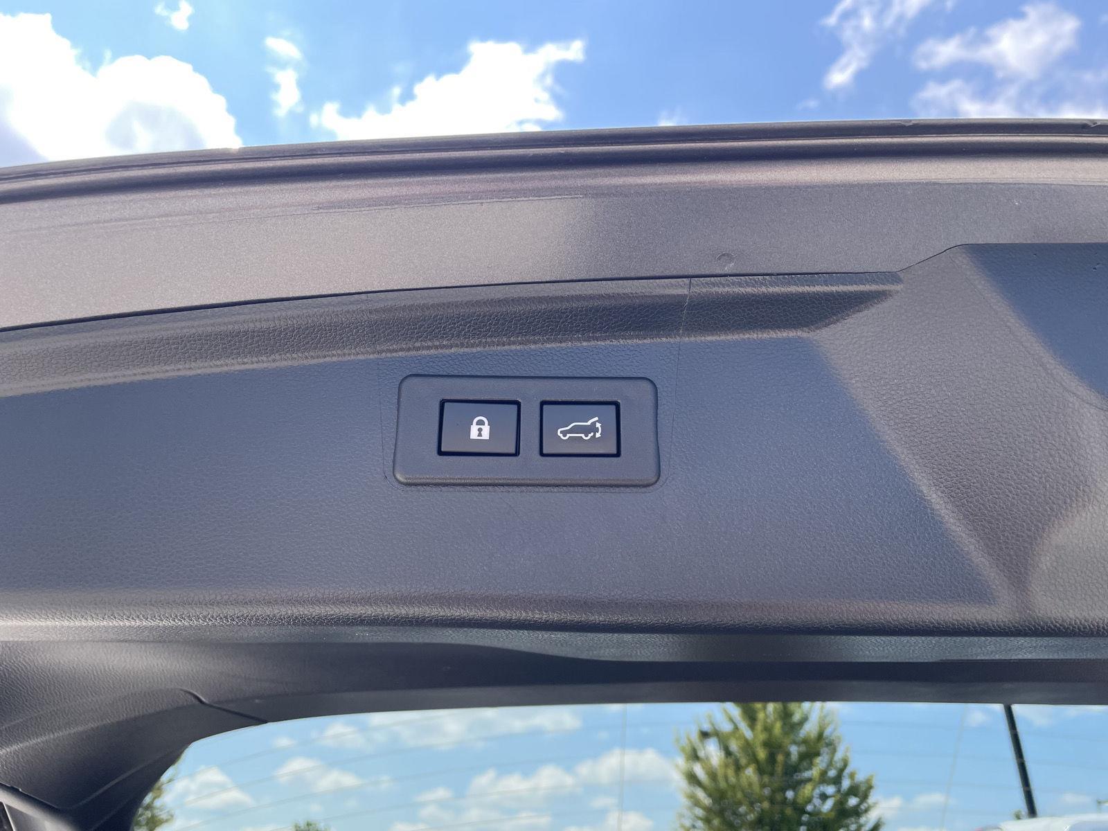 Vehicle photo 38