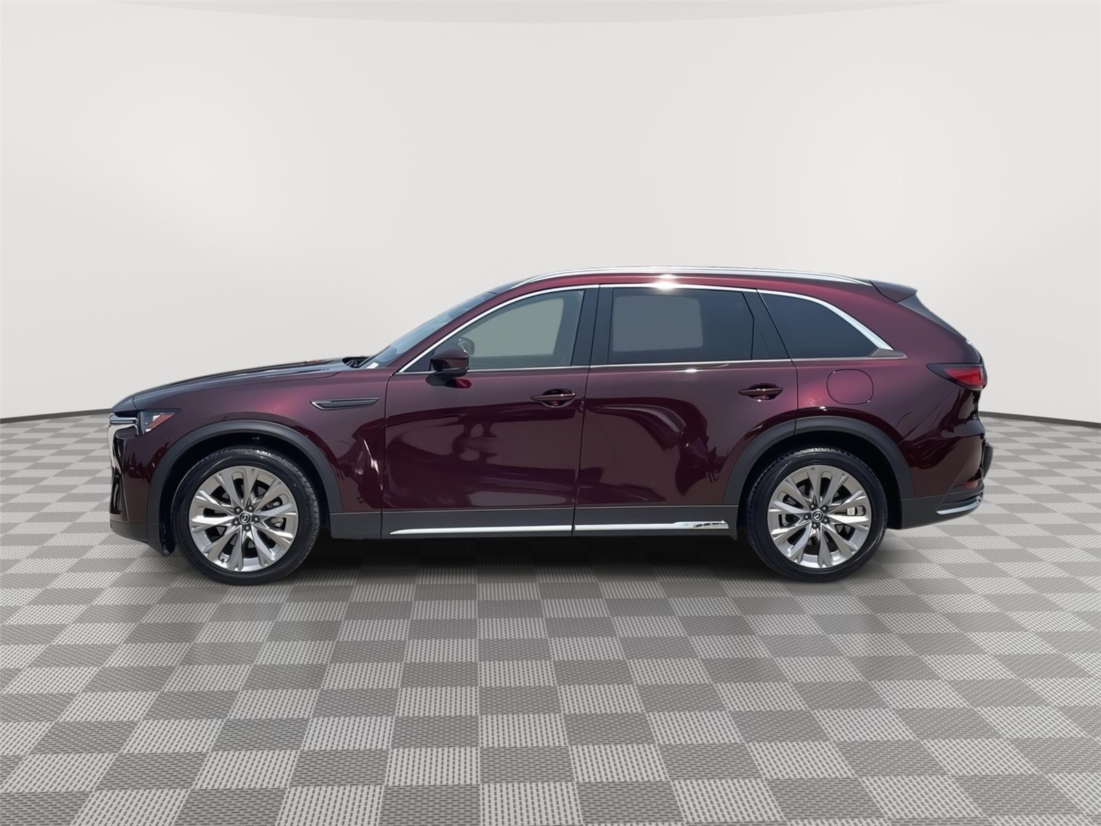 Vehicle photo 2