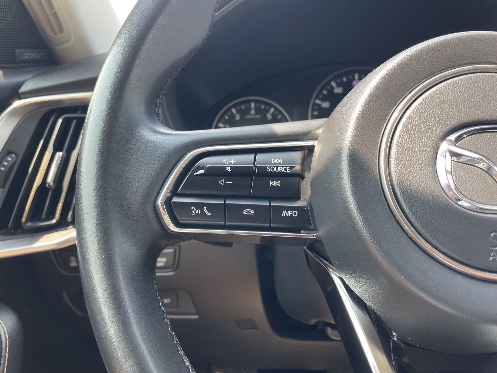 Vehicle photo 13
