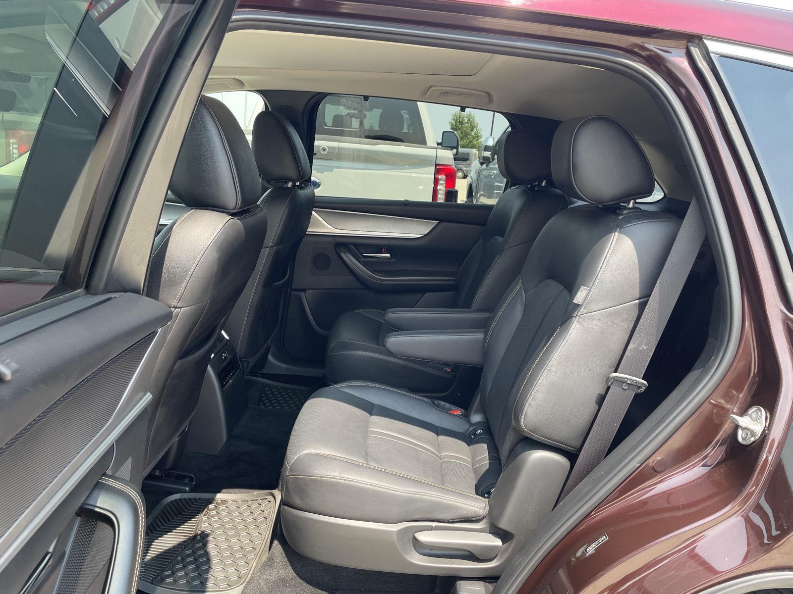 Vehicle photo 20