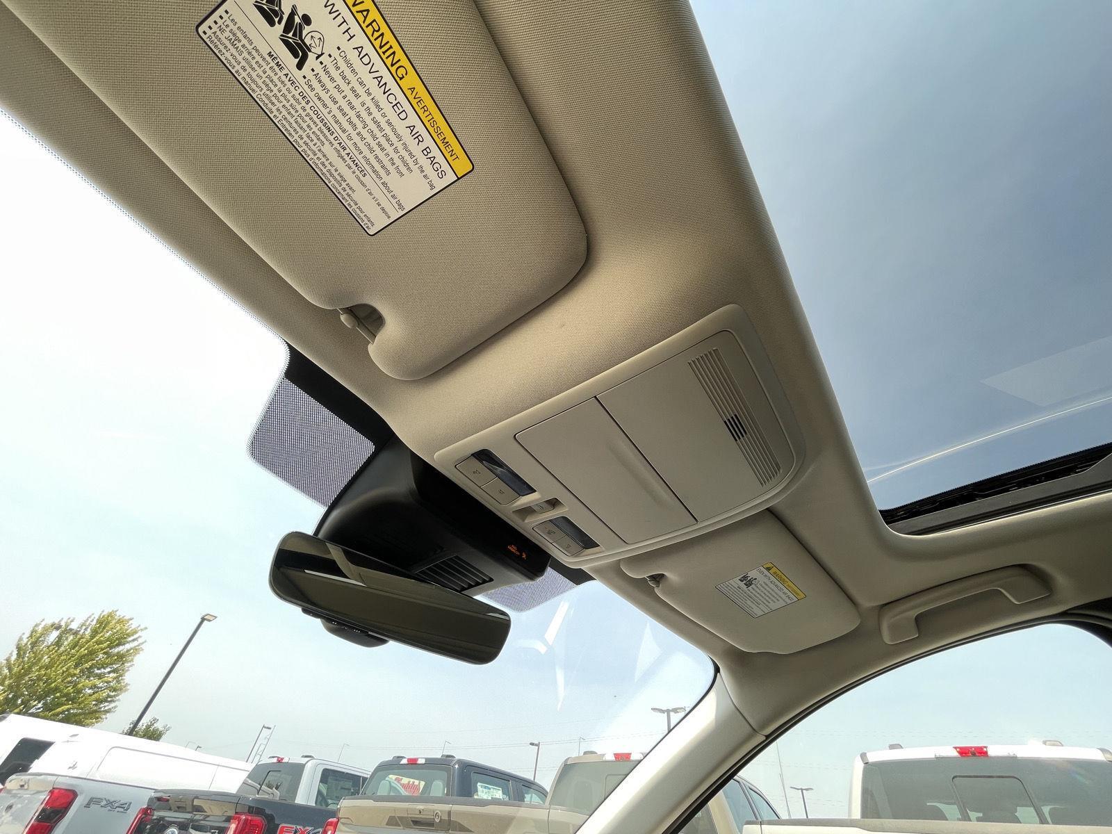 Vehicle photo 22