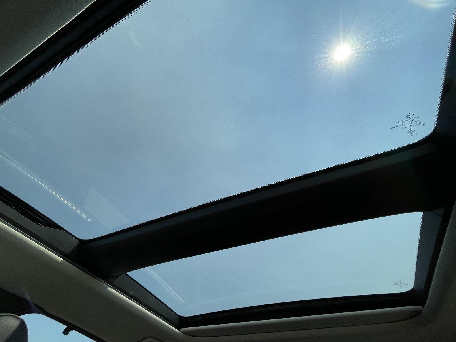 Vehicle photo 23