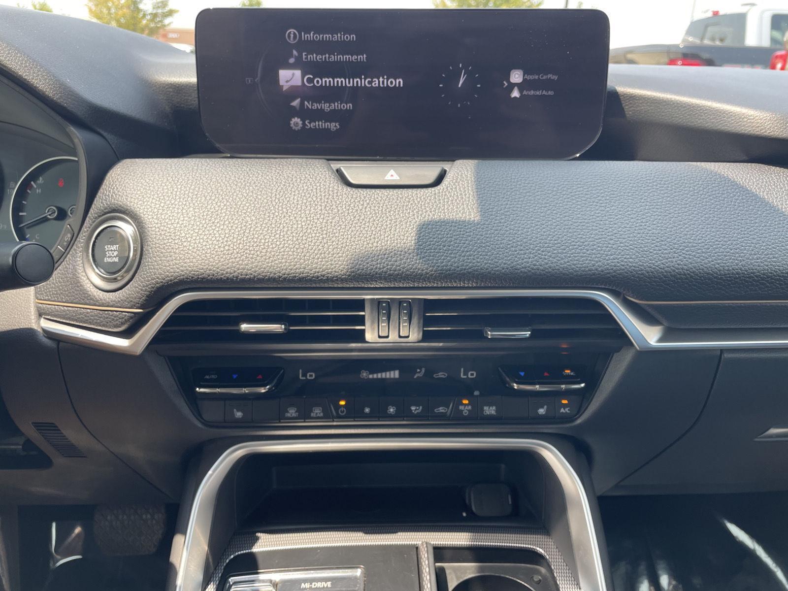 Vehicle photo 24