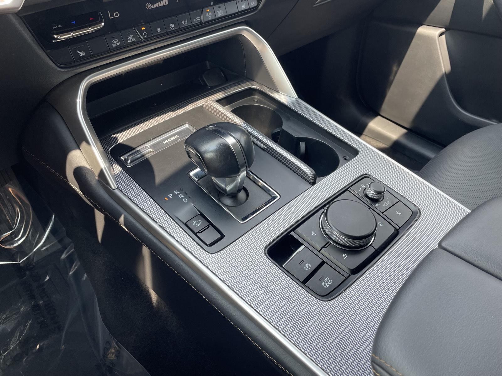 Vehicle photo 32