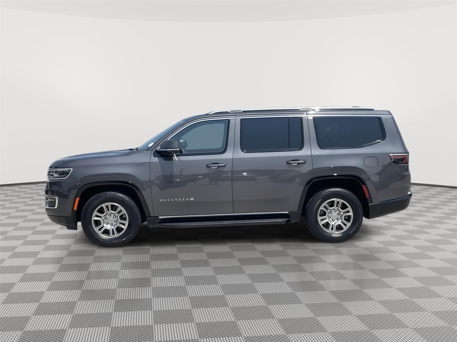 Vehicle photo 2