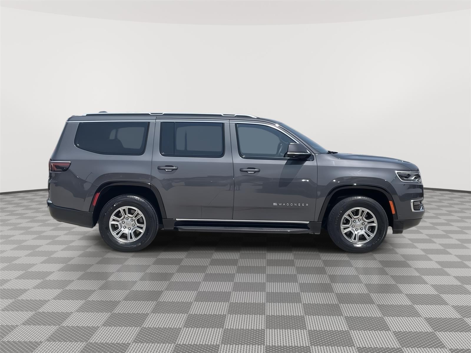Vehicle photo 6