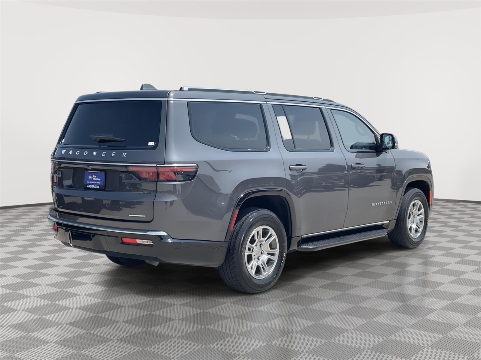 Vehicle photo 7