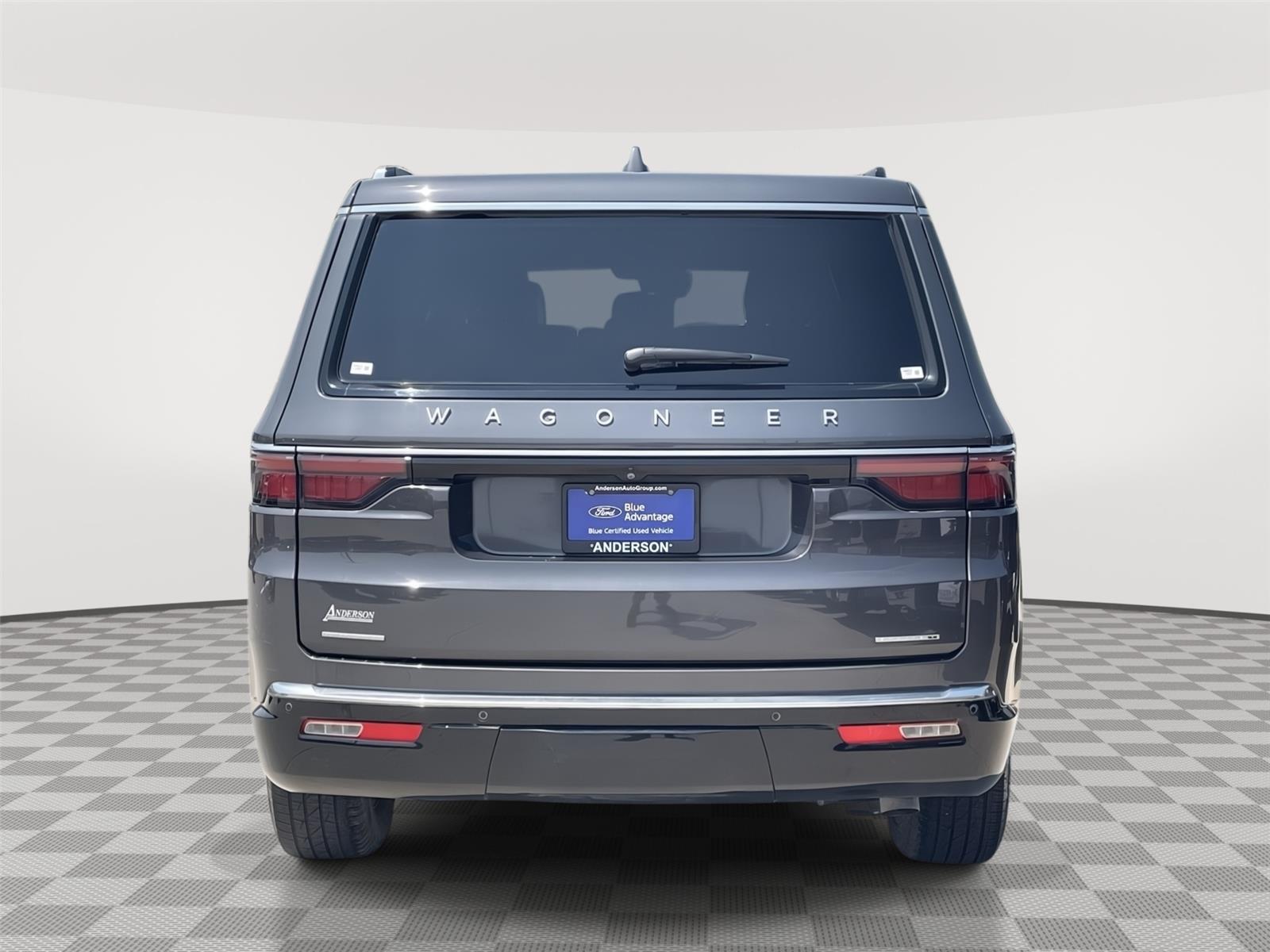 Vehicle photo 8