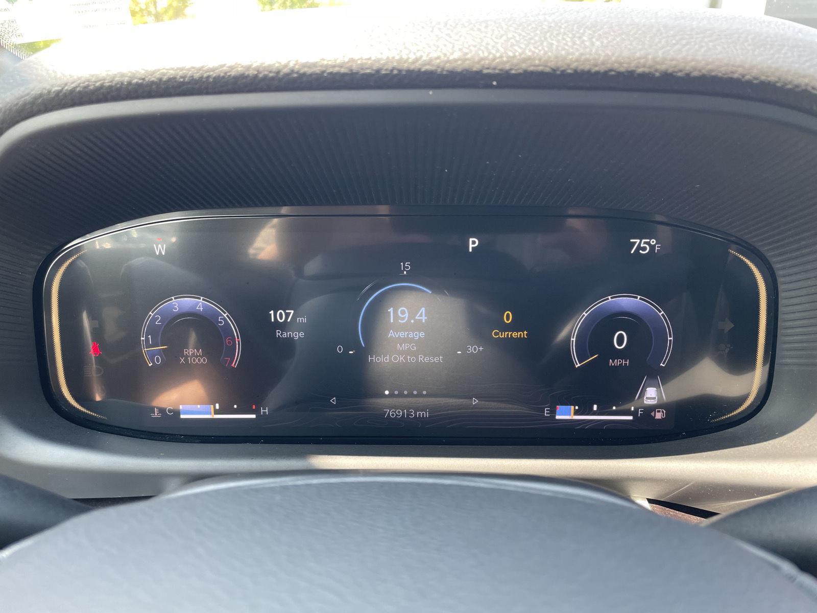 Vehicle photo 14