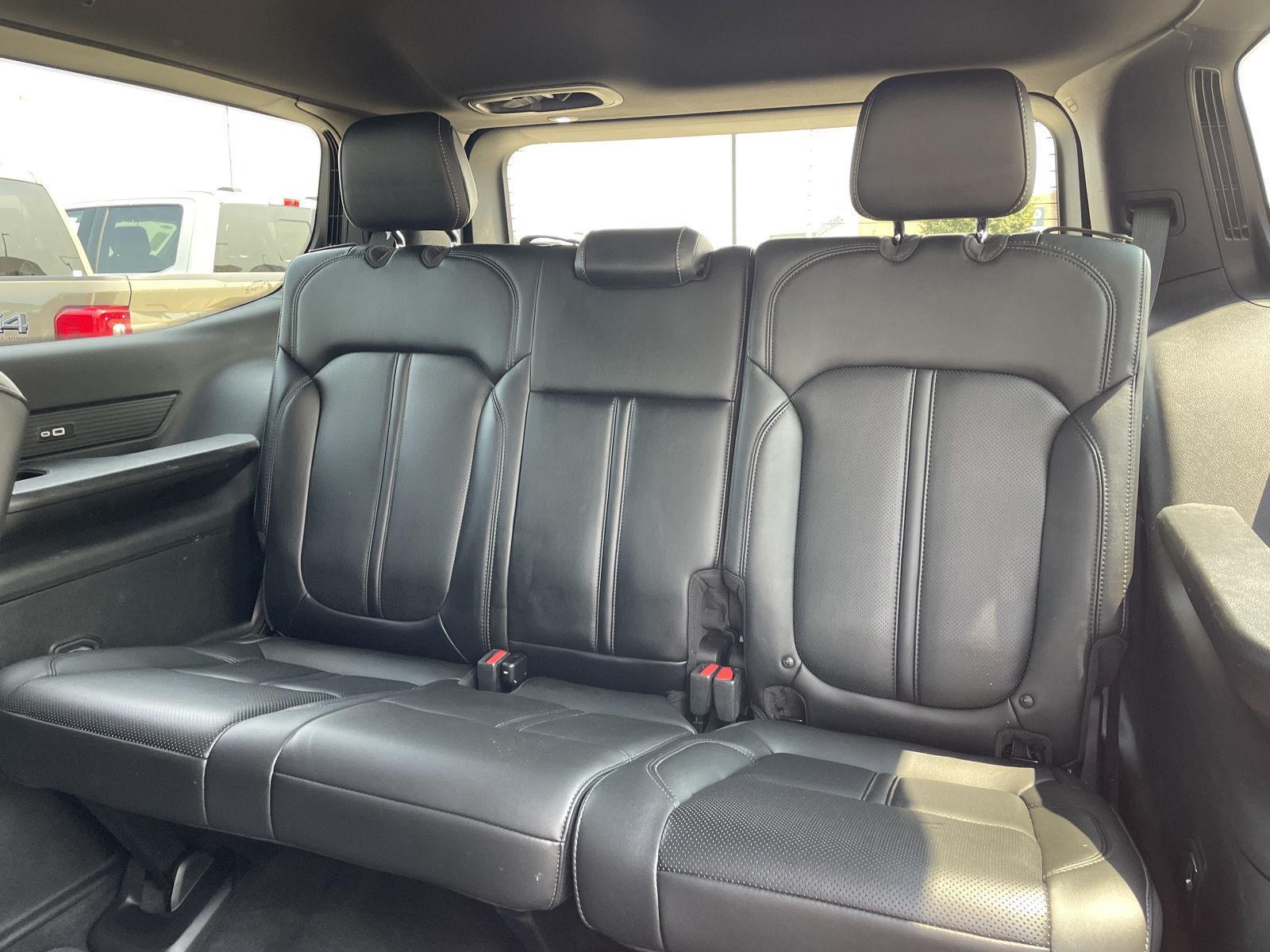 Vehicle photo 21