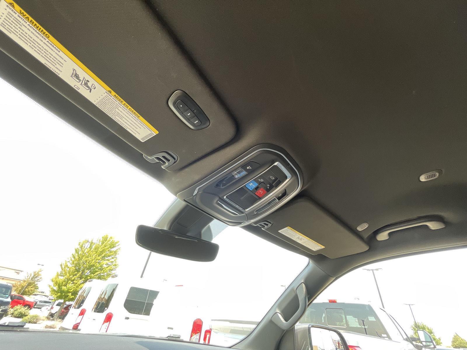 Vehicle photo 22