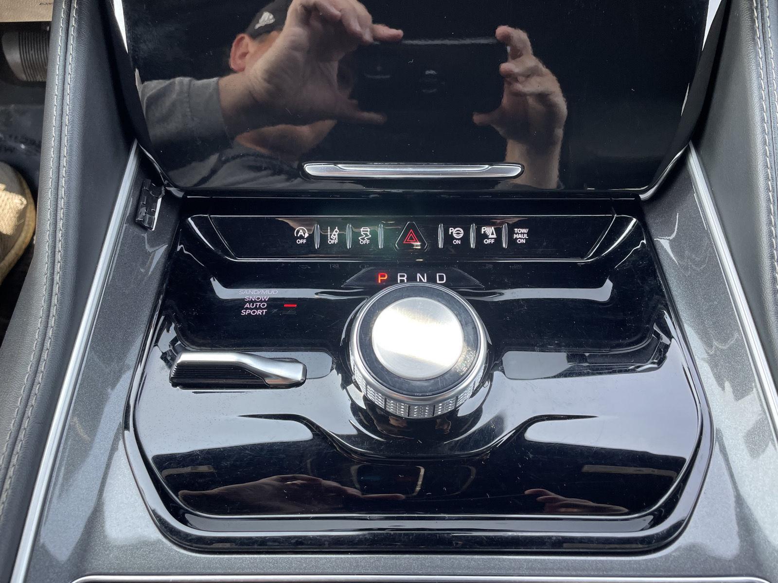 Vehicle photo 32