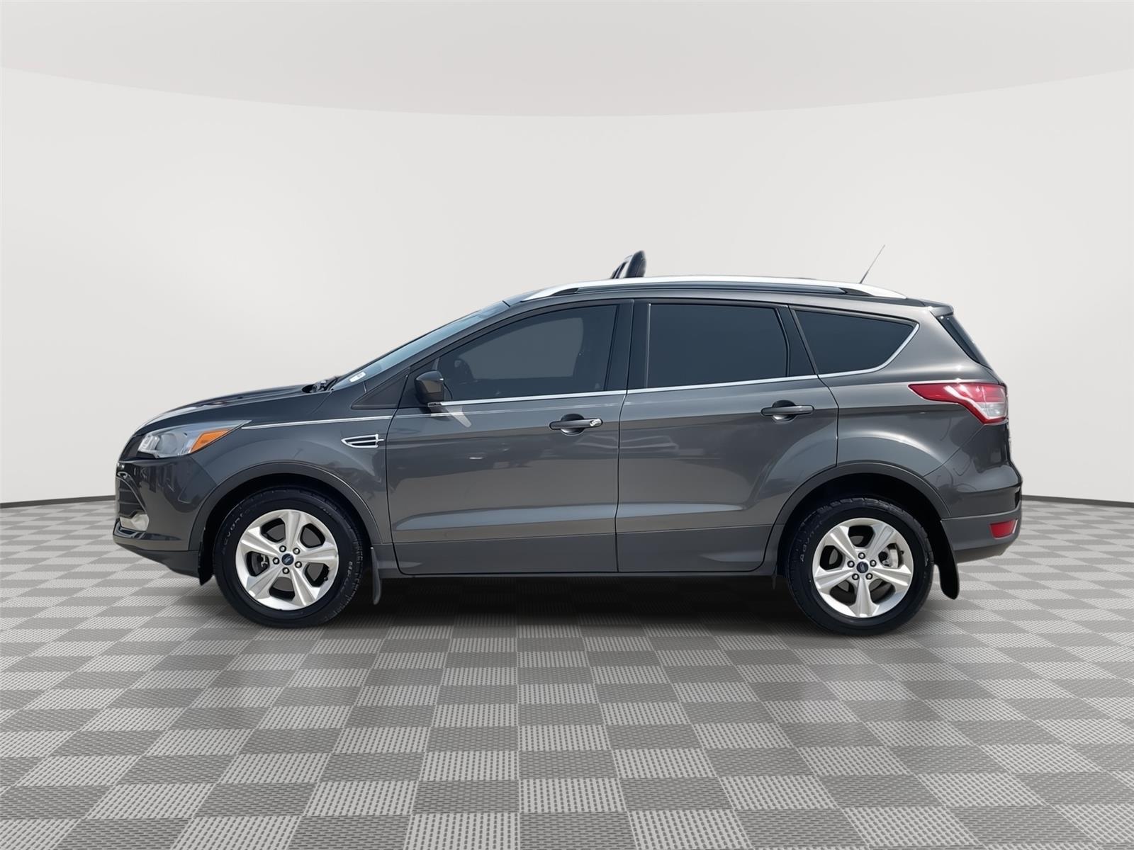Vehicle photo 2