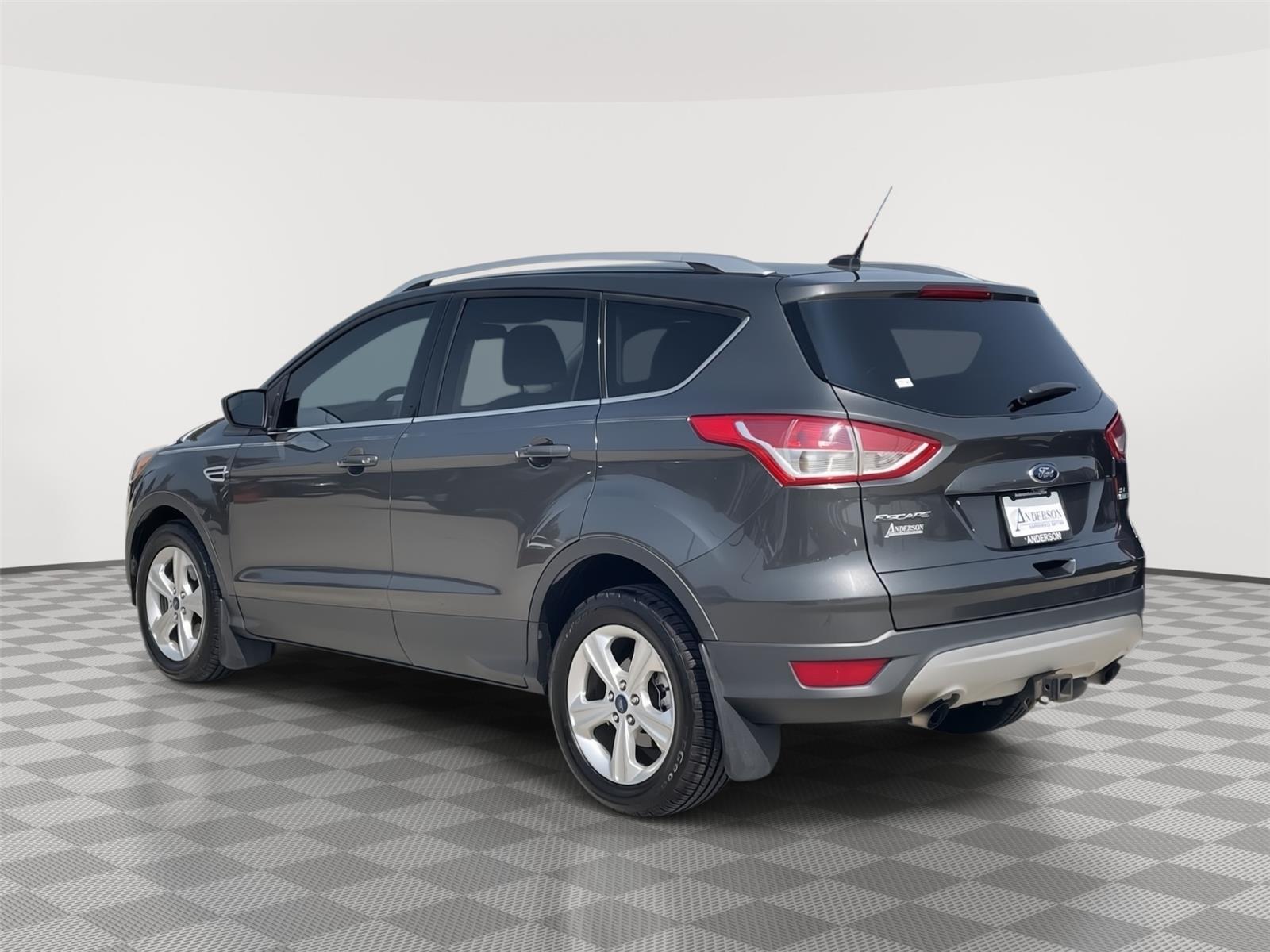 Vehicle photo 9