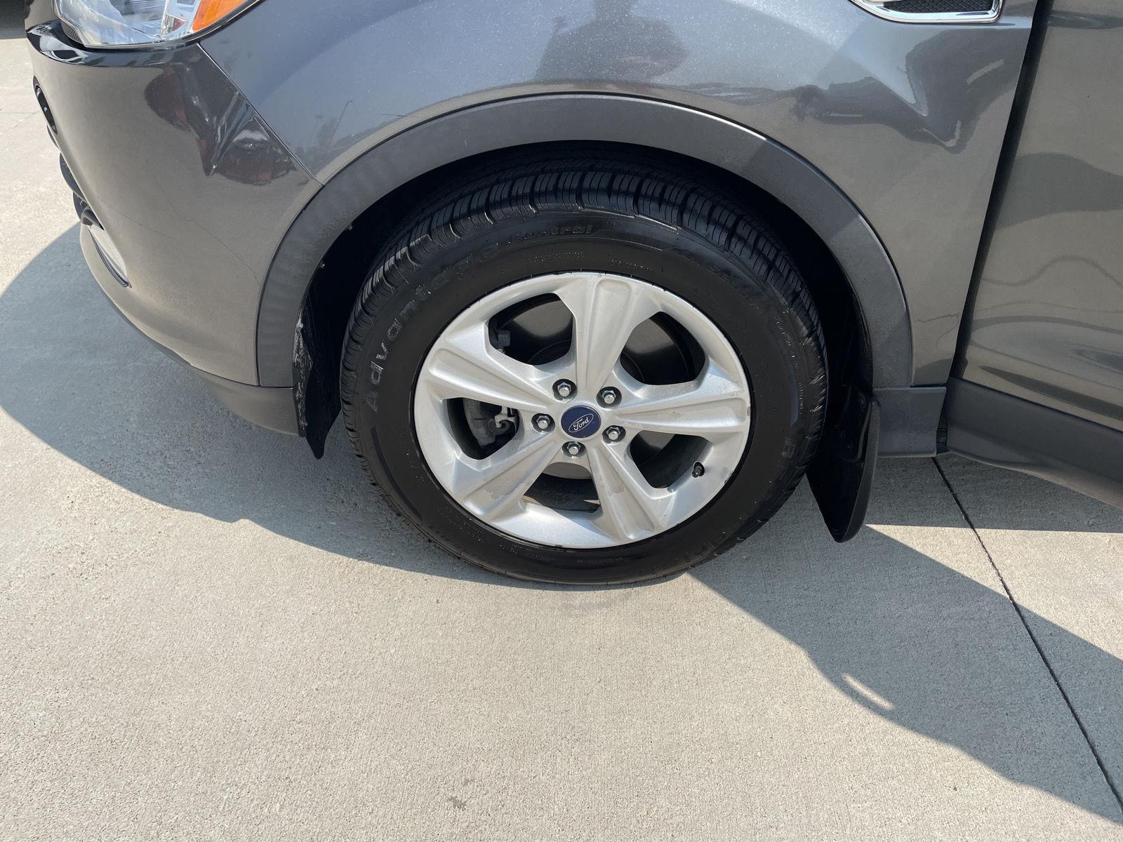 Vehicle photo 10