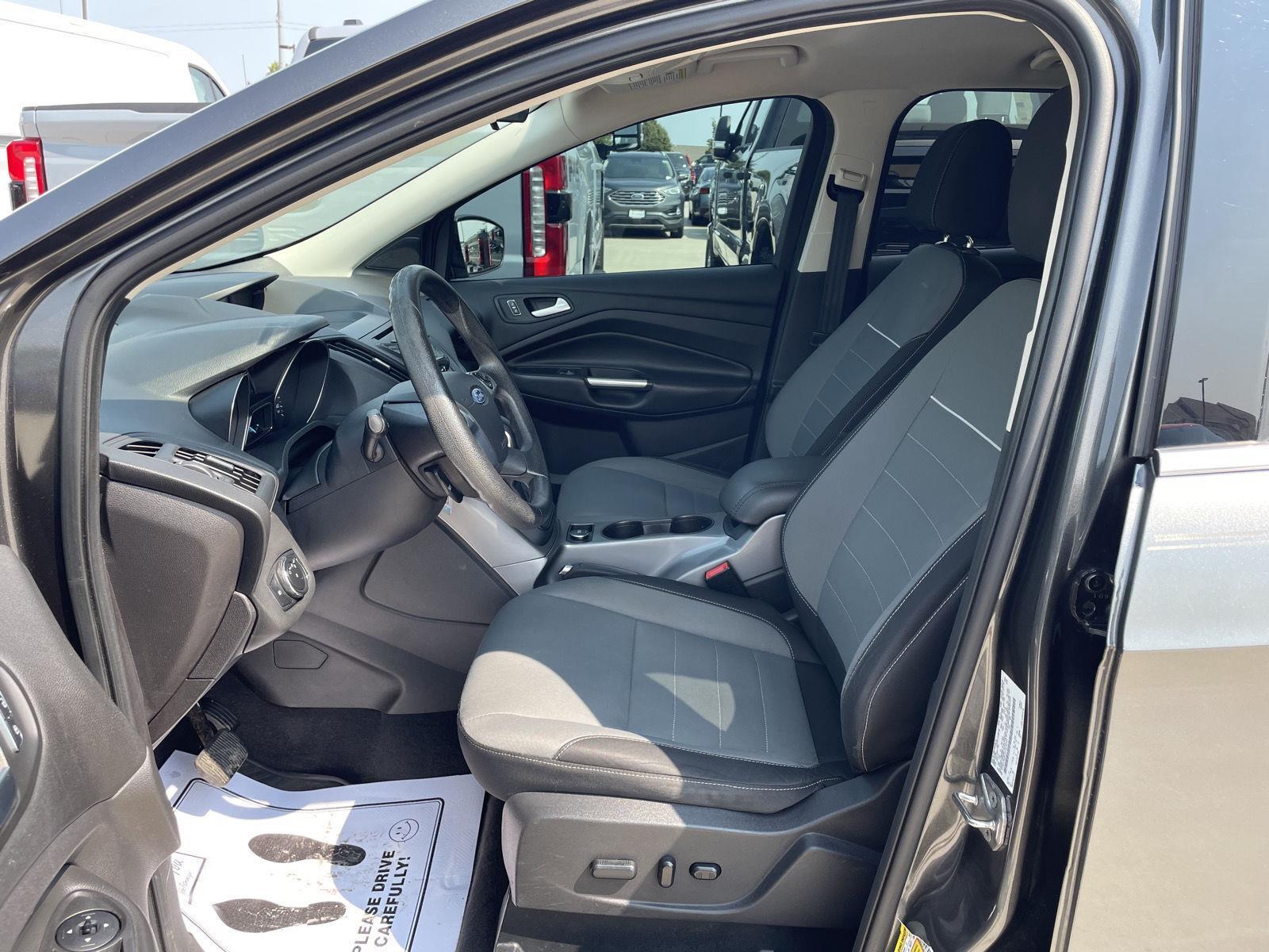 Vehicle photo 16