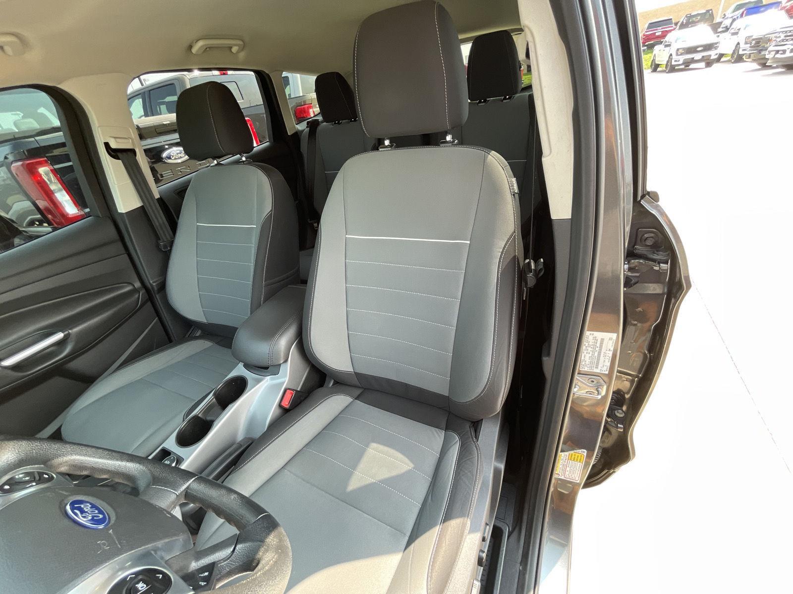 Vehicle photo 17