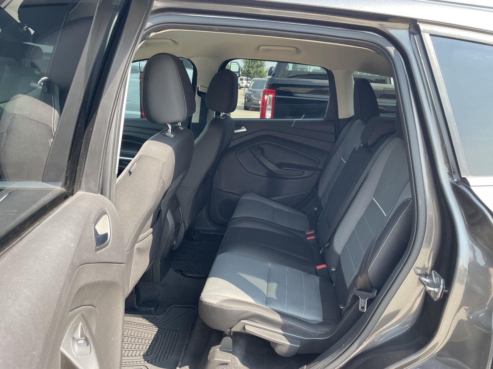 Vehicle photo 19