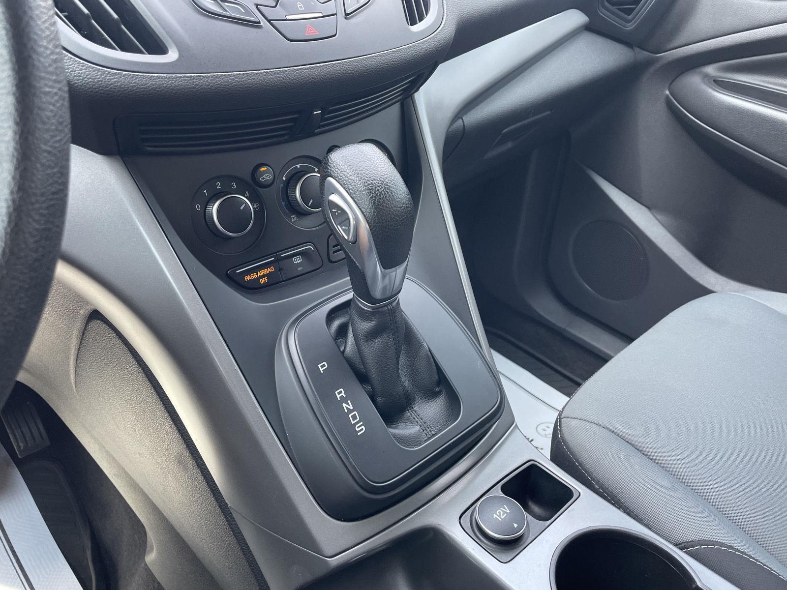 Vehicle photo 26
