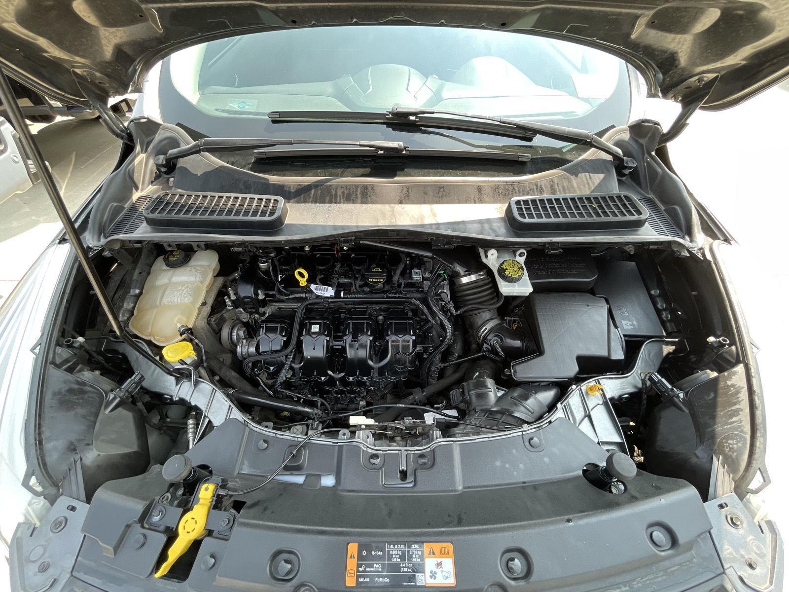 Vehicle photo 30