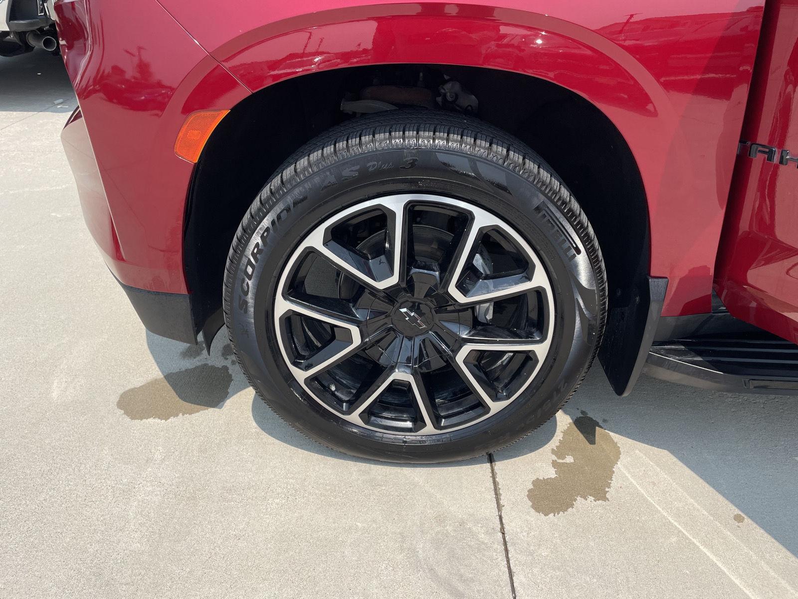 Vehicle photo 10