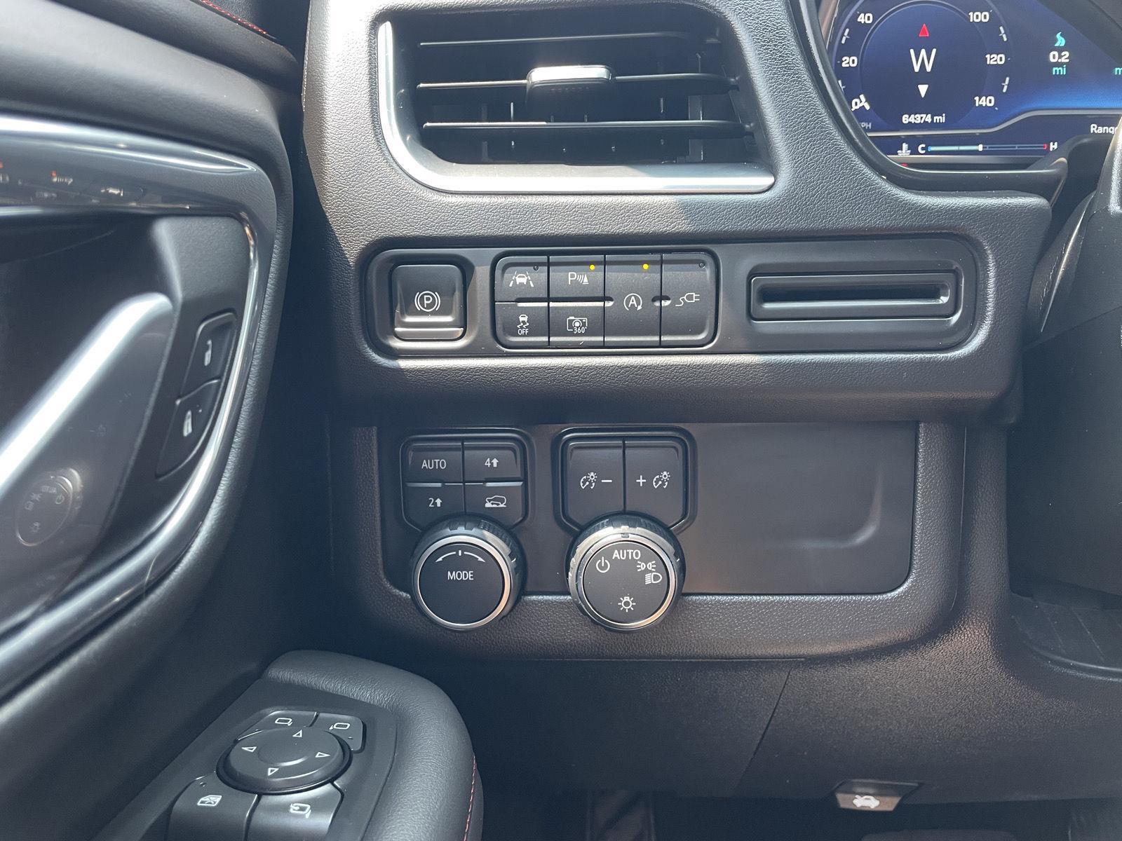 Vehicle photo 16