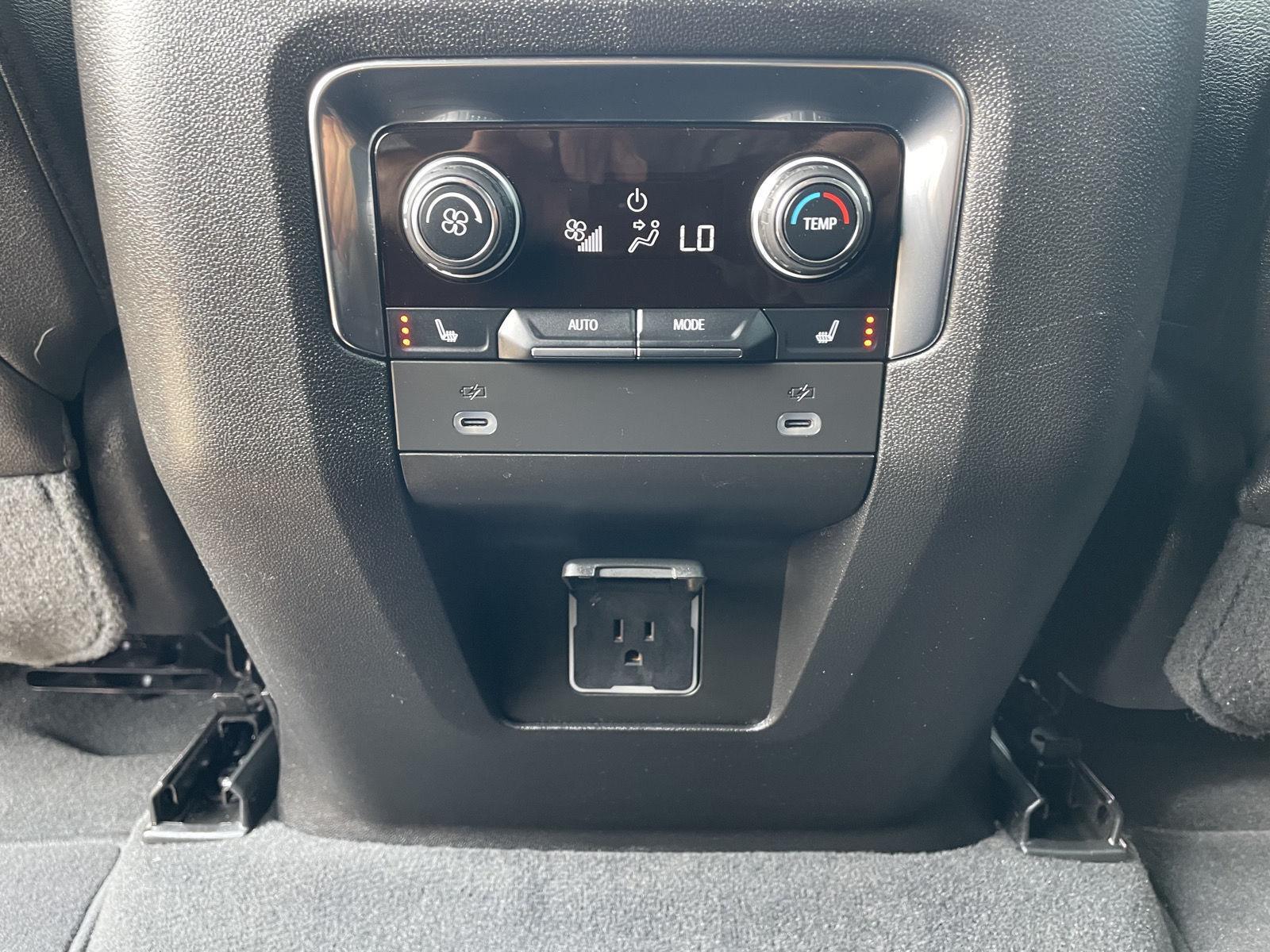 Vehicle photo 21