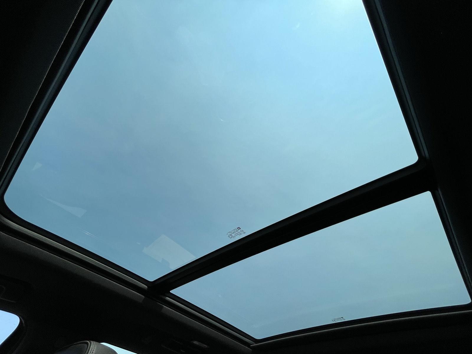 Vehicle photo 24