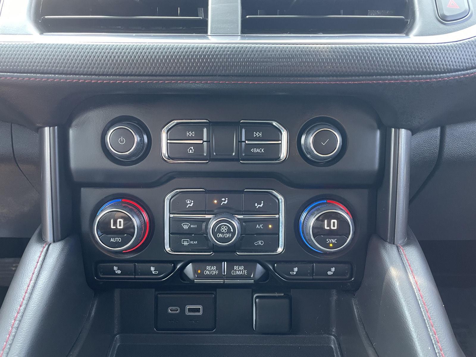Vehicle photo 29