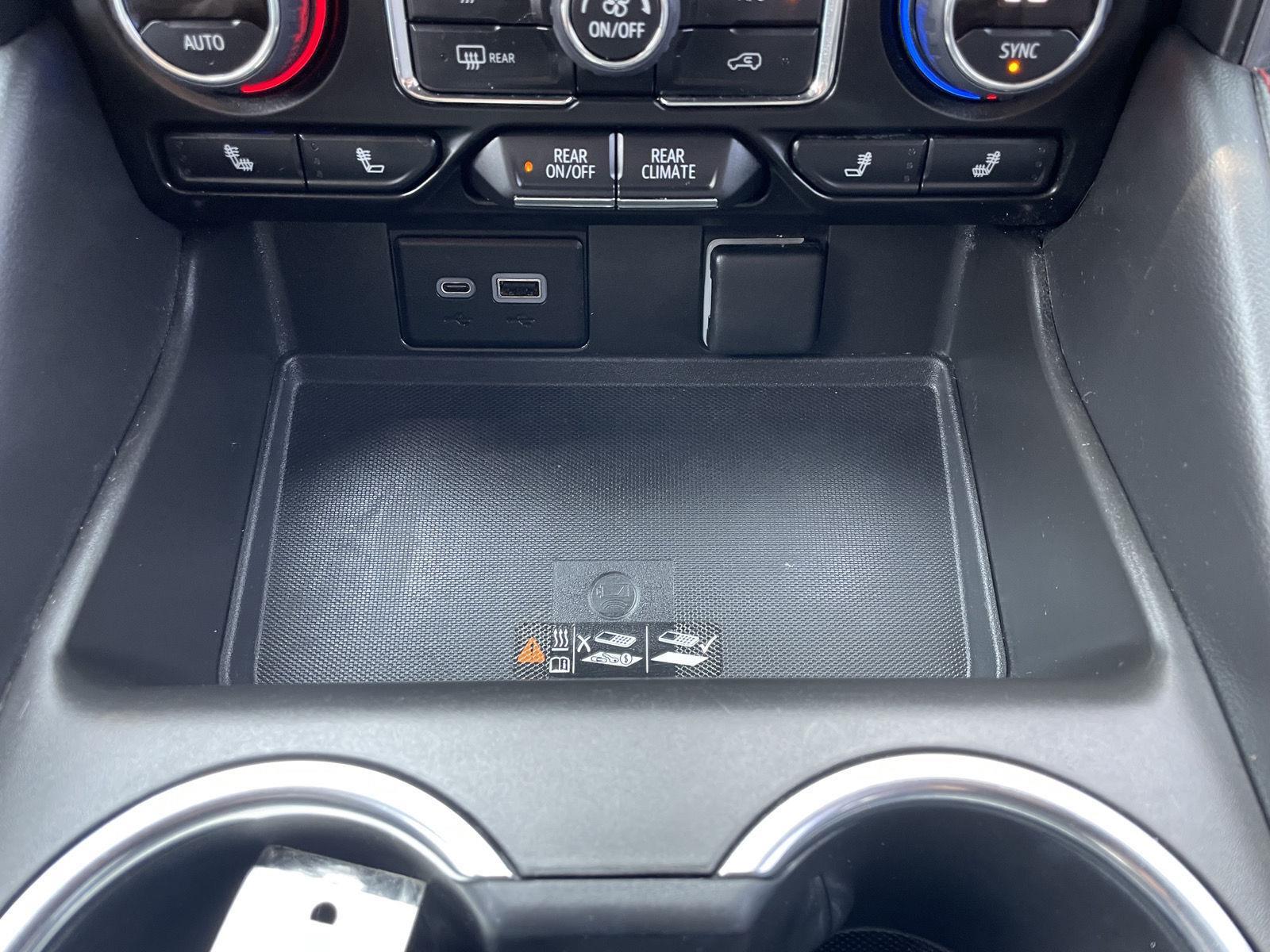 Vehicle photo 32