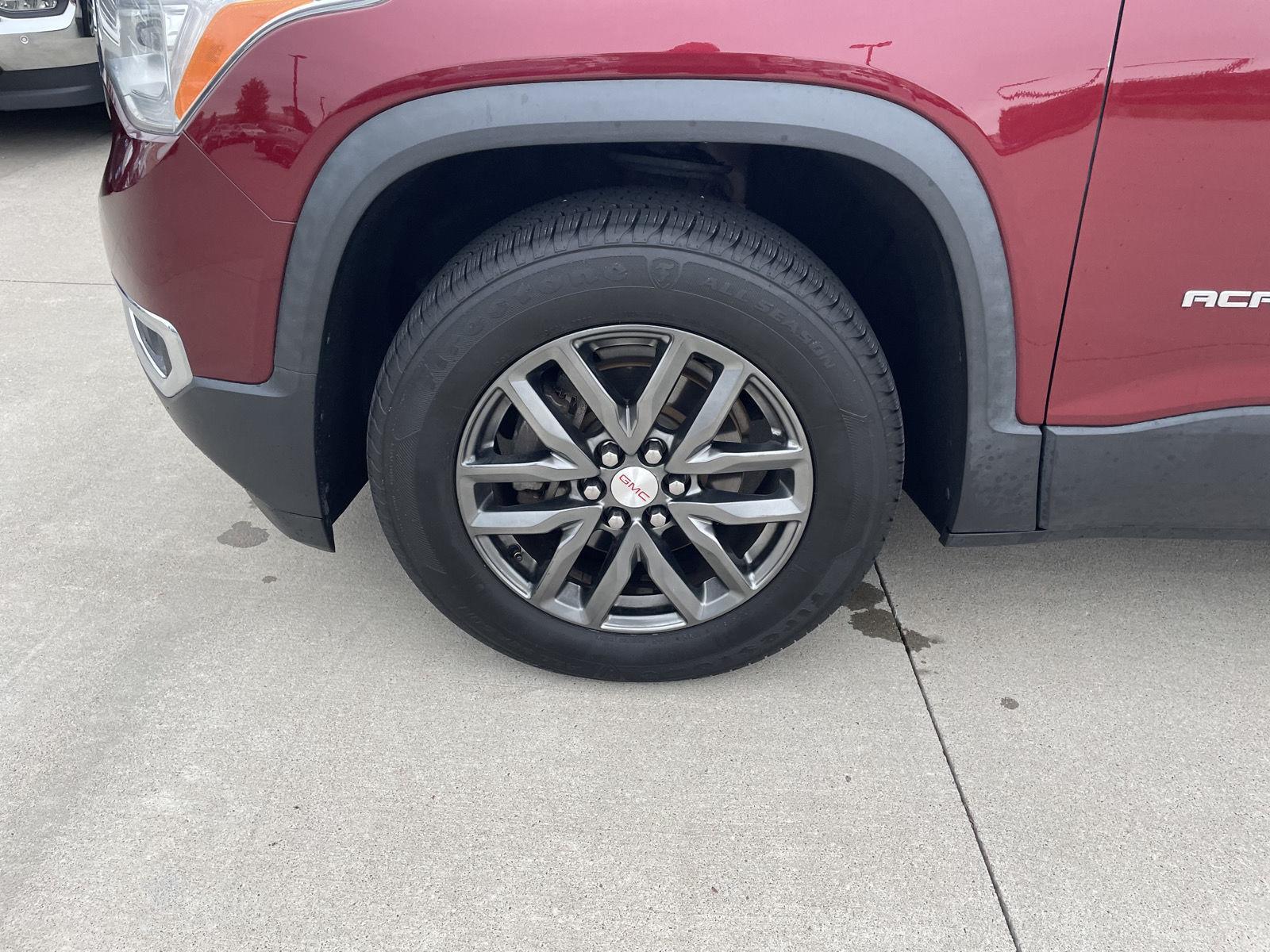 Vehicle photo 10