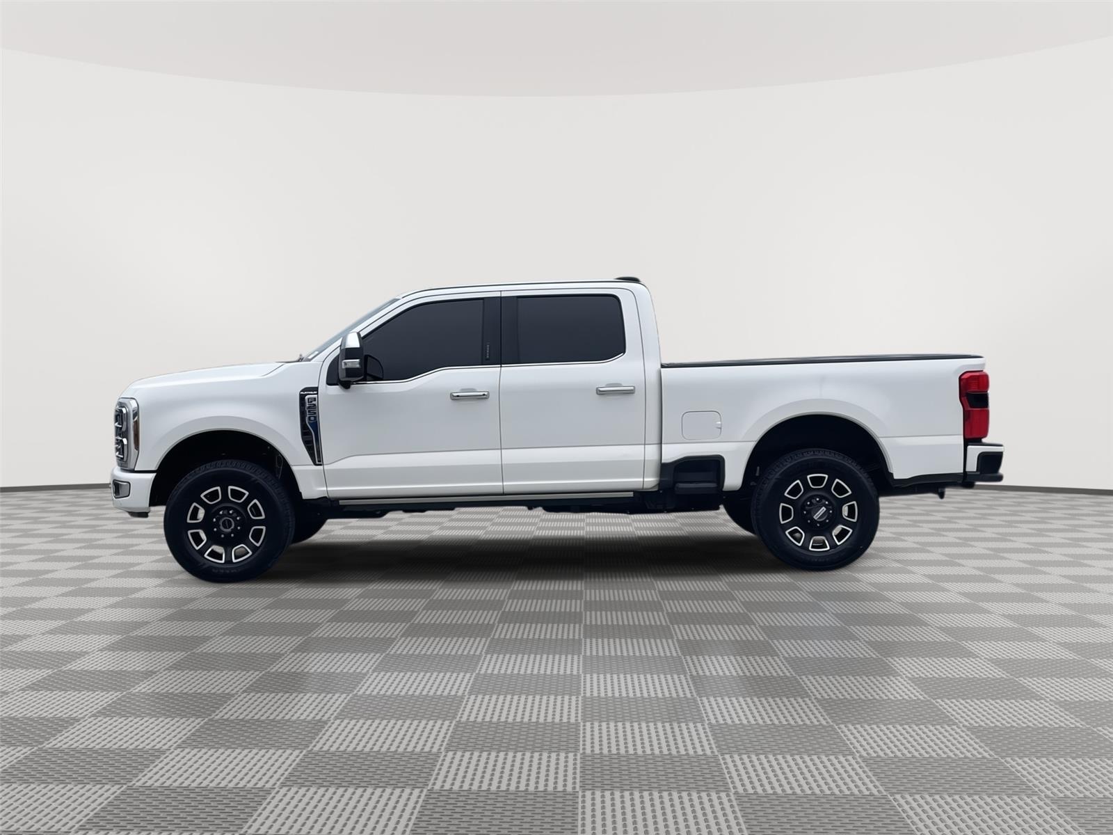 Vehicle photo 2