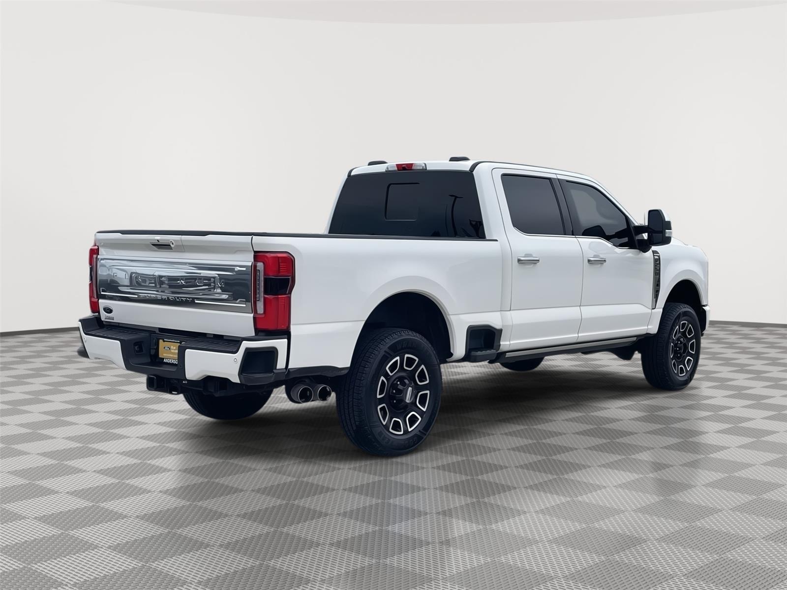 Vehicle photo 7