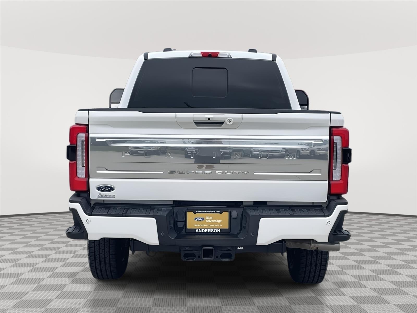 Vehicle photo 8